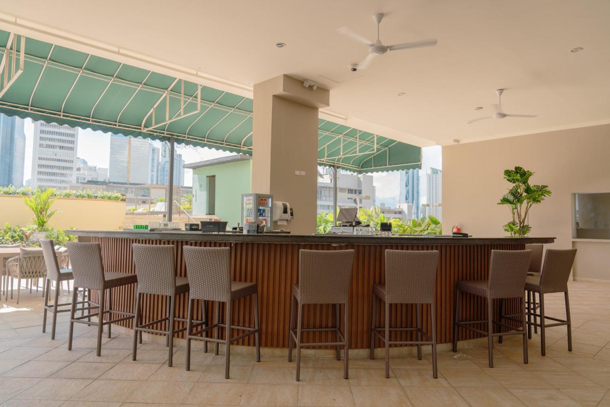 Waymore Hotel Spa & Casino Panama Stadt Exterior foto